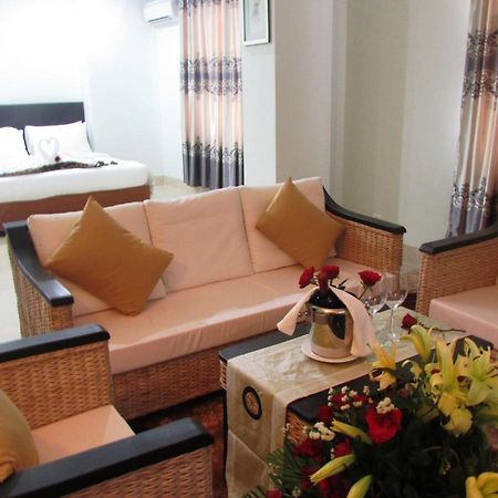 Sen Han Hotel Phnom Penh Exterior foto