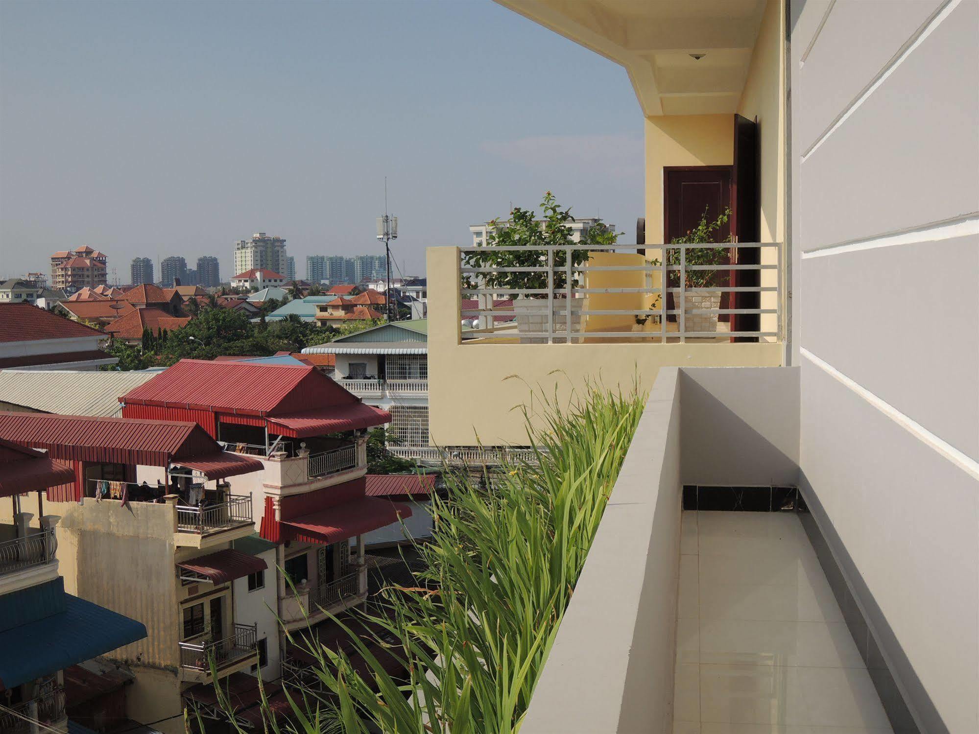 Sen Han Hotel Phnom Penh Exterior foto