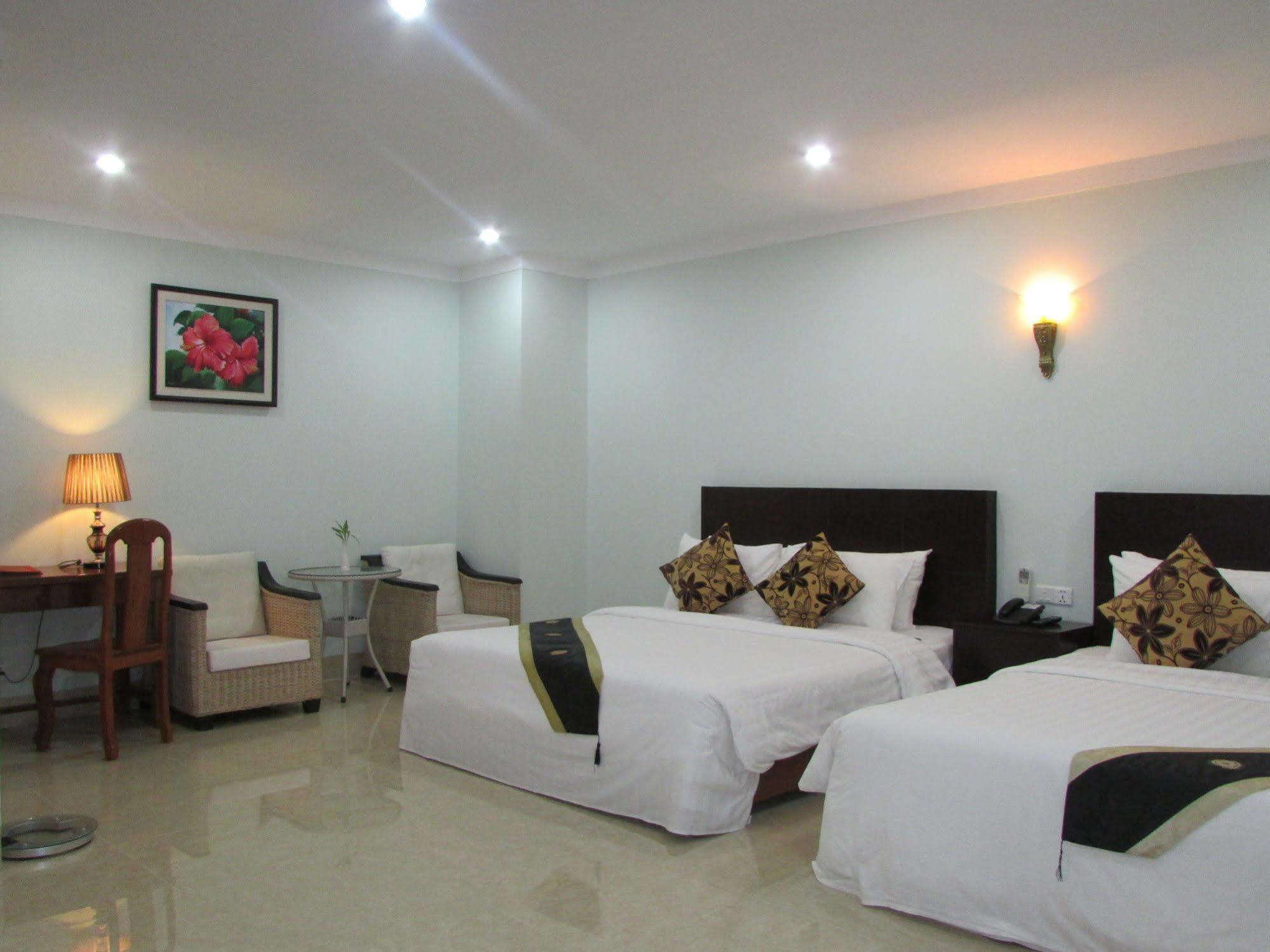 Sen Han Hotel Phnom Penh Exterior foto