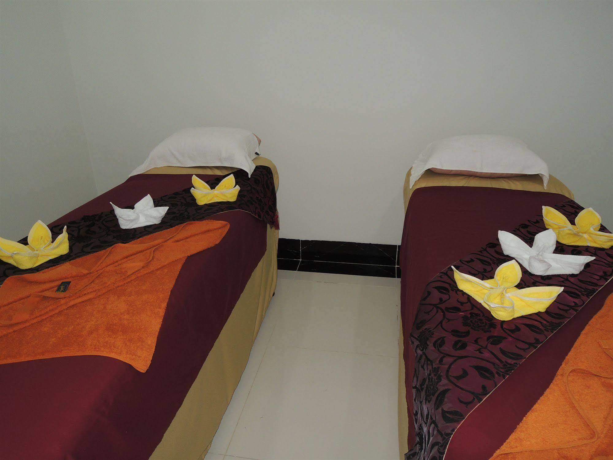 Sen Han Hotel Phnom Penh Exterior foto