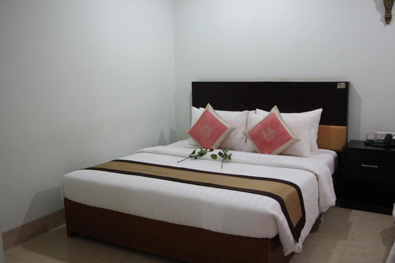 Sen Han Hotel Phnom Penh Exterior foto